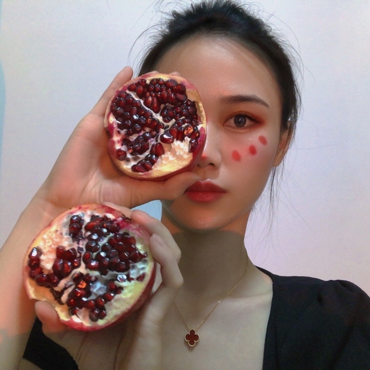 菜篮🧺-广东省·惠州市·惠城区--大家好!我的职业幼师 想尝试一下网拍模特 希望老板们给个机会 我的时间很充裕哪怕上班了 也可以尽心尽力的完成好这个工作 本人长的还可以 自拍技术很好 全身拍也还ok 比较瘦 有一句话 瘦人穿什么都好