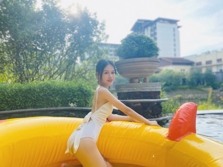 菜篮🧺-广东省·惠州市·惠城区--大家好!我的职业幼师 想尝试一下网拍模特 希望老板们给个机会 我的时间很充裕哪怕上班了 也可以尽心尽力的完成好这个工作 本人长的还可以 自拍技术很好 全身拍也还ok 比较瘦 有一句话 瘦人穿什么都好