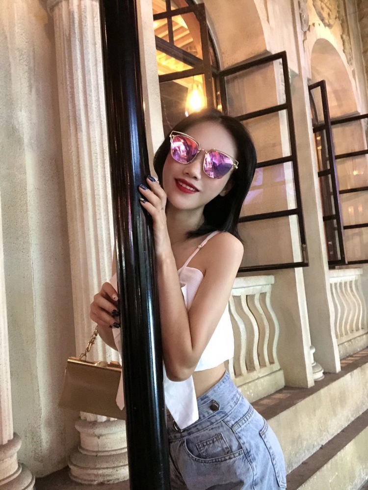 菜篮🧺-广东省·惠州市·惠城区--大家好!我的职业幼师 想尝试一下网拍模特 希望老板们给个机会 我的时间很充裕哪怕上班了 也可以尽心尽力的完成好这个工作 本人长的还可以 自拍技术很好 全身拍也还ok 比较瘦 有一句话 瘦人穿什么都好