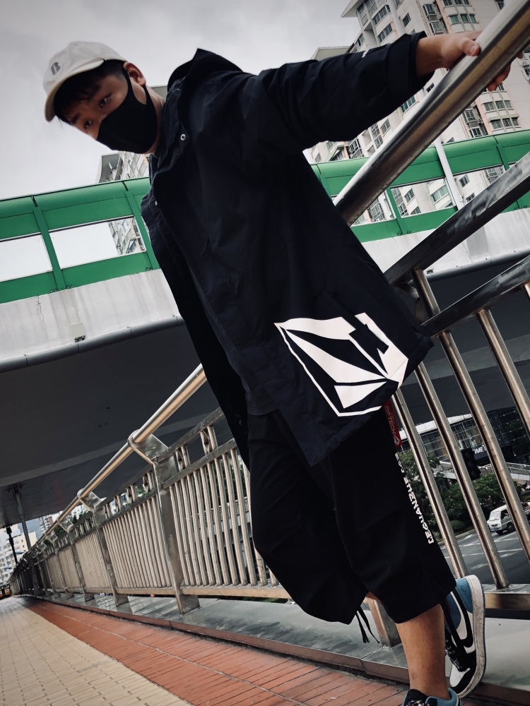 这题选A哟-福建省·龙岩市·新罗区-得物 抖音 -得物粉丝5.7w 抖音粉丝3.1w
短视频模式动态加图文卡点
得物穿搭博主
多款价格优惠