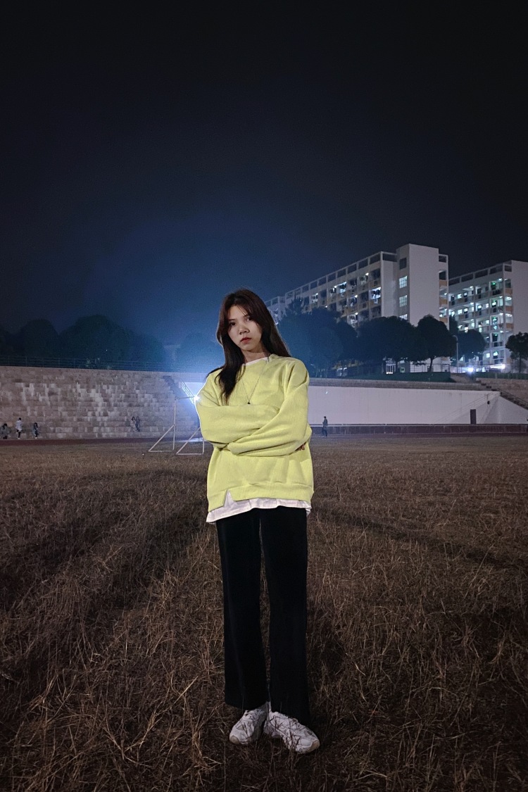Qiu蜜_-广西壮族自治区·崇左市·扶绥县--寄拍服装 在校大学生,课比较少,身高160cm,体重42kg,会拍照,有相机,会P图。