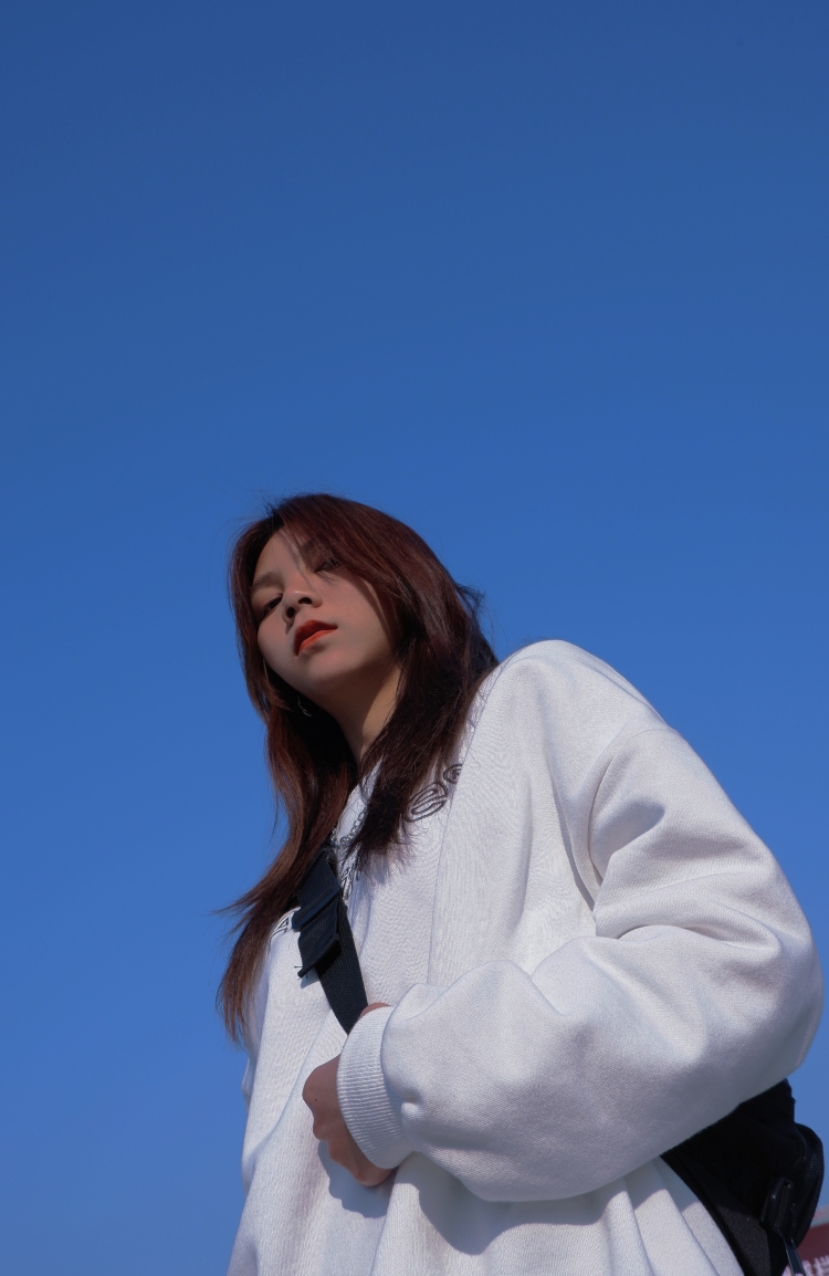 Qiu蜜_-广西壮族自治区·崇左市·扶绥县--寄拍服装 在校大学生,课比较少,身高160cm,体重42kg,会拍照,有相机,会P图。