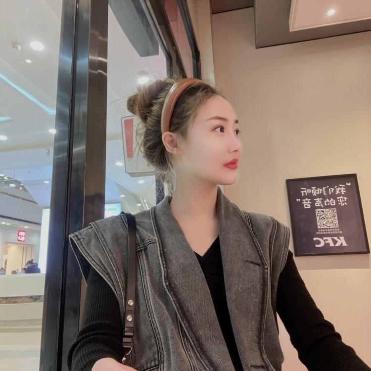 lIANG..🌙-黑龙江省·齐齐哈尔市·龙沙区-抖音-166cm 48kg 擅长穿搭 拍照 P图 买家秀 形象好 气质佳 高品质生活