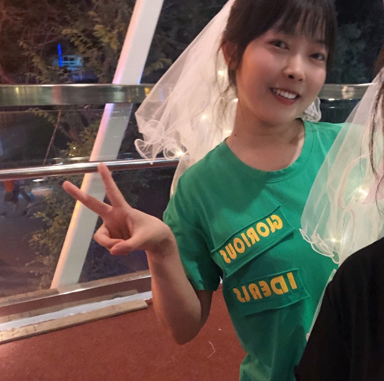 林希希-山东省·德州市·德城区-抖音 微博-爱好拍照,爱美之心人皆有之 ,喜欢一切美的东西,可接买家秀,寄拍. 身高160体重110