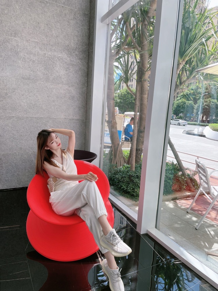 A*🔱精品欧韩货女装-福建省·泉州市·晋江市-抖音,***-长期接拍各自服装排版及买家秀和平面图有兴趣私聊我 保证拍给你们满意现有资源是多名模特都可拍摄 有量有价