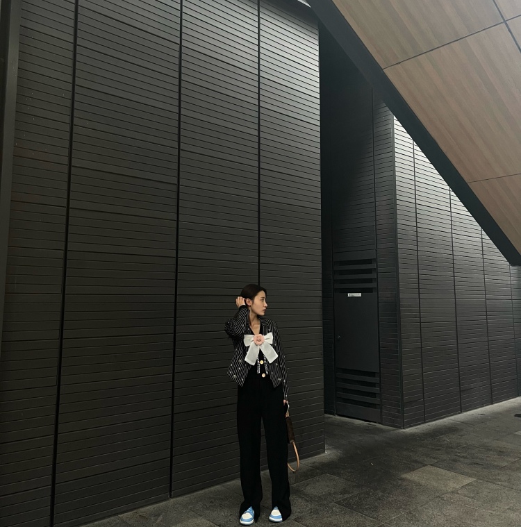 悦悦。-江苏省·南京市·雨花台区-抖音-年龄：22
身高：160
体重：80
喜欢拍照，穿搭，会修图，会做视频，风格不限