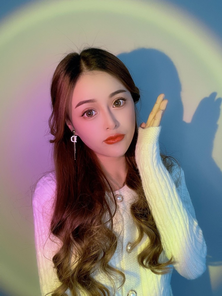 Audrey-浙江省·杭州市·江干区-抖音-接各种寄拍,衣服,饰品,包包,鞋子,可拍各种网图,出片快,高清图!也可开箱测评种草