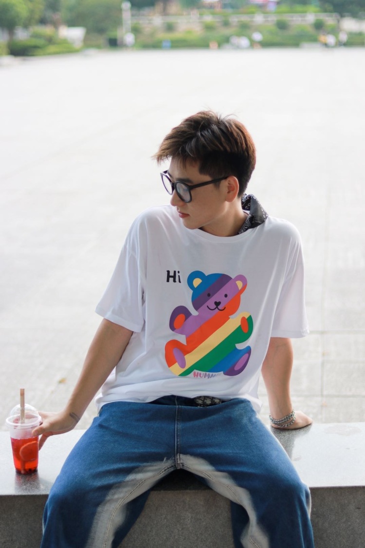 clo-河南省·郑州市·新郑市-抖音 微博-男装代货种草,微博抖音粉丝一共1900个;
探店测评种草推荐,vlog 推荐