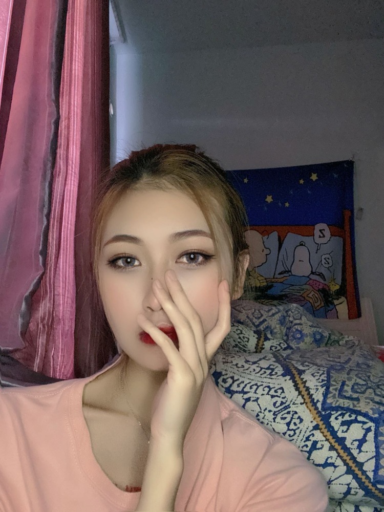 不可以凶·-贵州省·贵阳市·南明区-快手 抖音-第一次接触这个 不过我自认为我还是很会P图的 有耳洞 什么都可以去尝试 身高158厘米 体重90斤 希望老板们能看重我