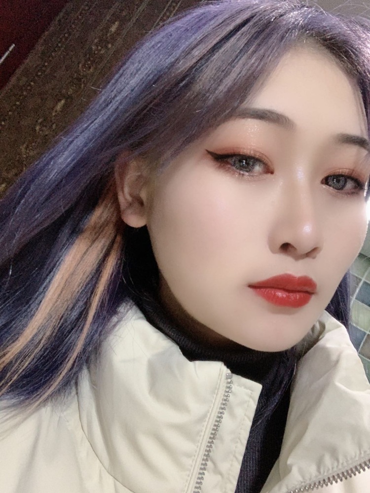不可以凶·-贵州省·贵阳市·南明区-快手 抖音-第一次接触这个 不过我自认为我还是很会P图的 有耳洞 什么都可以去尝试 身高158厘米 体重90斤 希望老板们能看重我