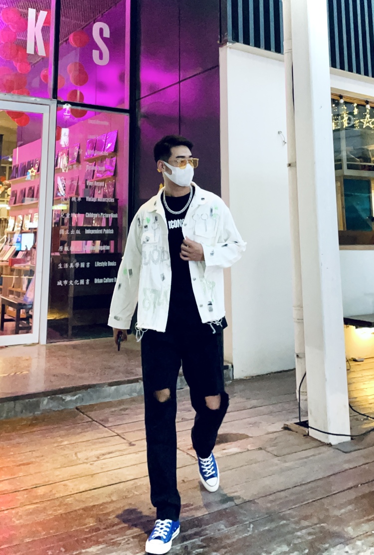 Lntano·-陕西省·西安市·雁塔区-抖音、***-大家好,我是一名模特,喜欢运动、健身
接单范围:淘宝买家秀,主页照,短视频创作,平面模特兼职,很期待与您合作。
