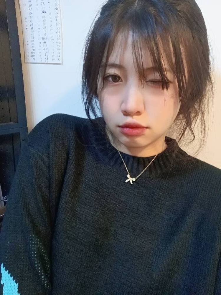 没有一百不改名-广东省·梅州市·梅江区--才艺是唱歌 弹琴 跳舞。很喜欢拍照，也很喜欢帮人拍照，希望自己能接到服装的单。本人身高172cm，体重110！！接寄拍，不满意可重拍。找寄拍模特的可以找我呀