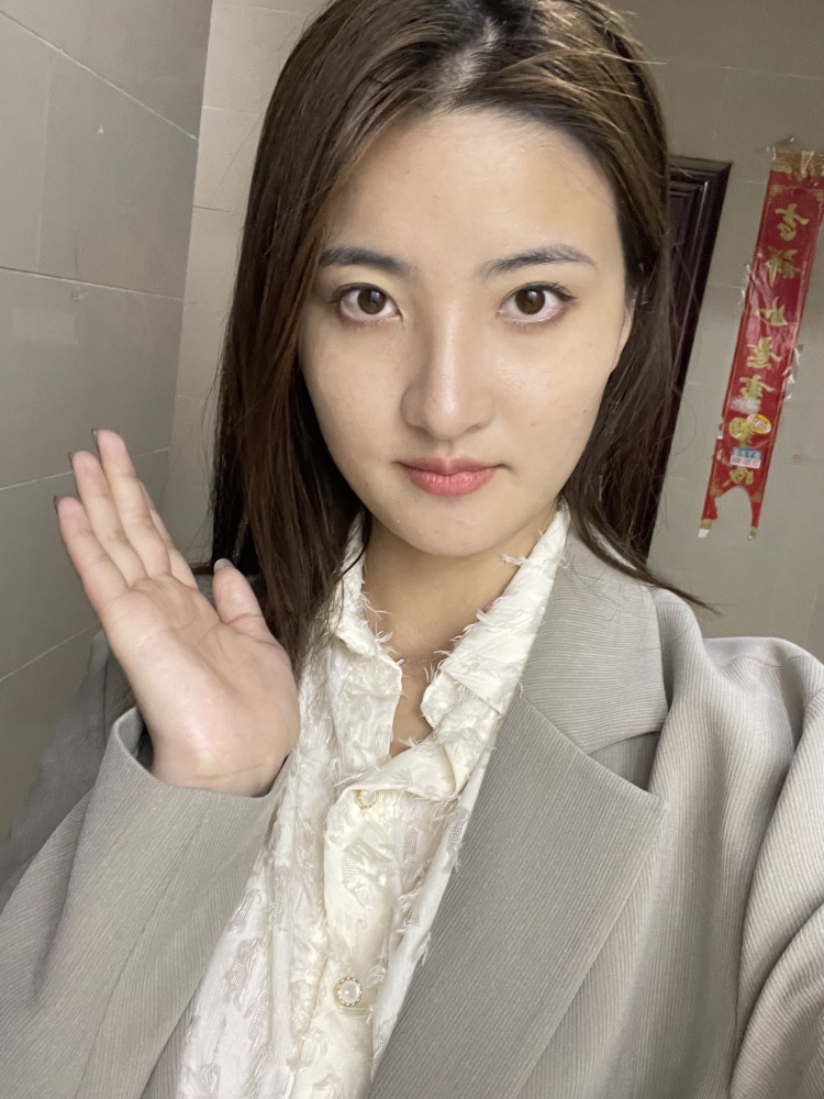 韩苏-河南省·濮阳市·华龙区-***：Han苏-接寄拍，瞳模，化妆品 饰品 内衣也可以，会拍照修图，出图快！