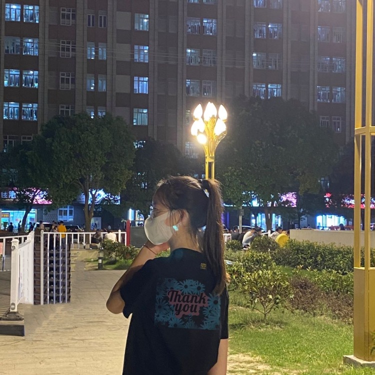 云朵☁️-河南省·洛阳市·瀍河回族区-***抖音淘宝-身高163 体重96目前是在校大学生 接单挣外块 可接拼多多 淘宝  ***等 拍买家秀 寄拍 做评价等 多种风格 拍照技术🉑️ 爱好拍照📷记录生活 希望可以和各位商家合作