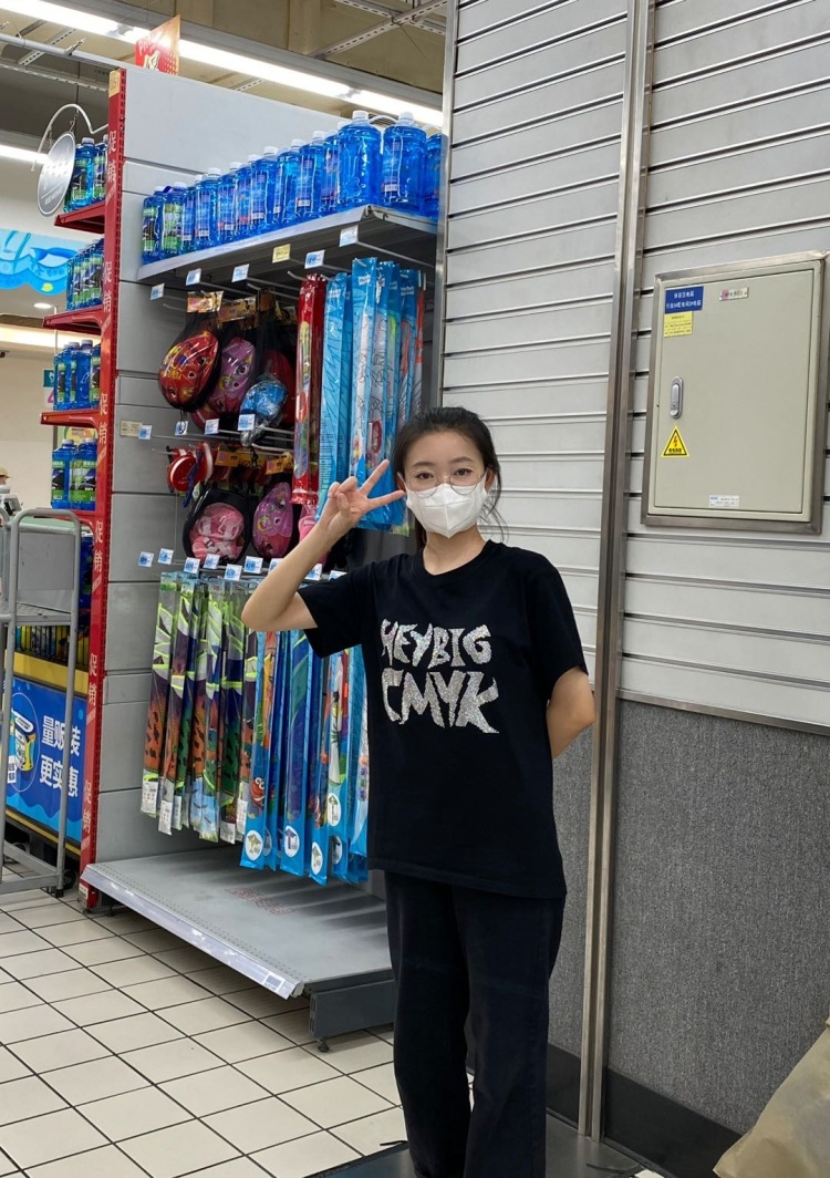 云朵☁️-河南省·洛阳市·瀍河回族区-***抖音淘宝-身高163 体重96目前是在校大学生 接单挣外块 可接拼多多 淘宝  ***等 拍买家秀 寄拍 做评价等 多种风格 拍照技术🉑️ 爱好拍照📷记录生活 希望可以和各位商家合作