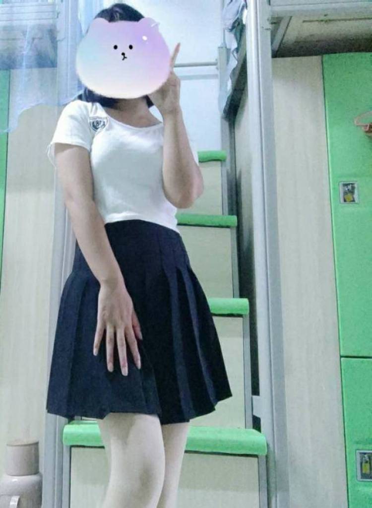 箫木垂燃-安徽省·滁州市·南谯区--小个子女生身高一米五体重47kg微胖女生可爱型女生,爱笑会化妆,会P图