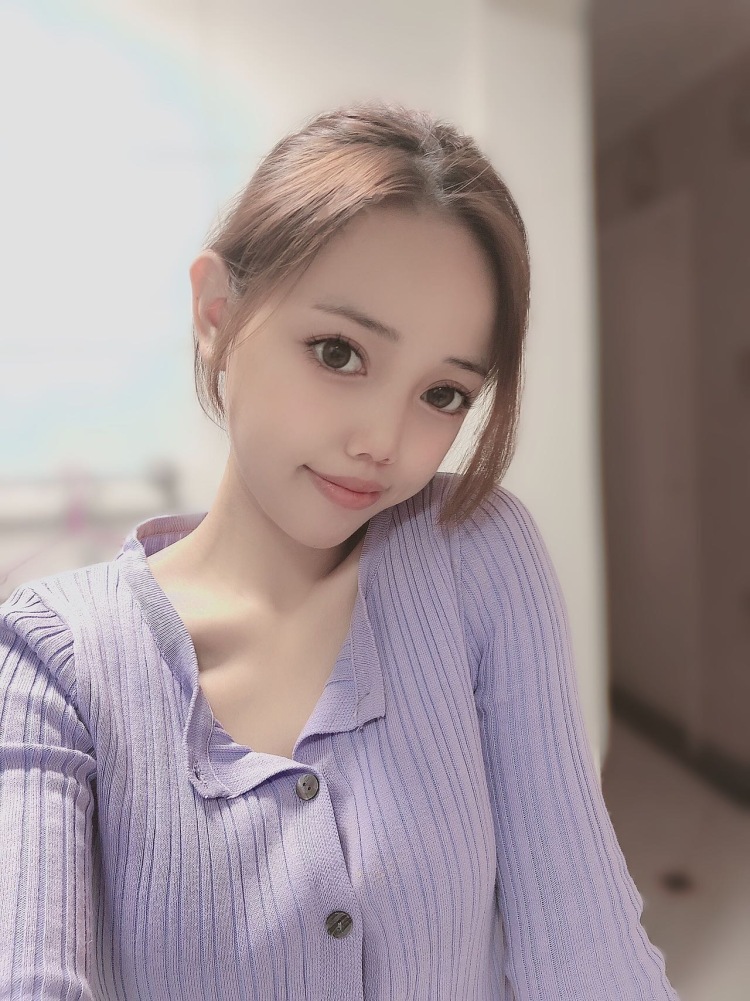 君君🐭-湖北省·孝感市·汉川市-抖音,快手-喜欢拍照,修图,可以尝试各种风格,接寄拍,饰品等都可以,本人160体重82,