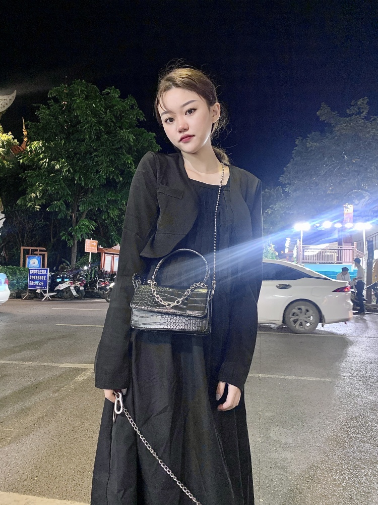 a-云南省·西双版纳傣族自治州·景洪市--接寄拍 费用协商
身高168 体重98 会拍照p图 有充分的时间来接单 可以长期合作