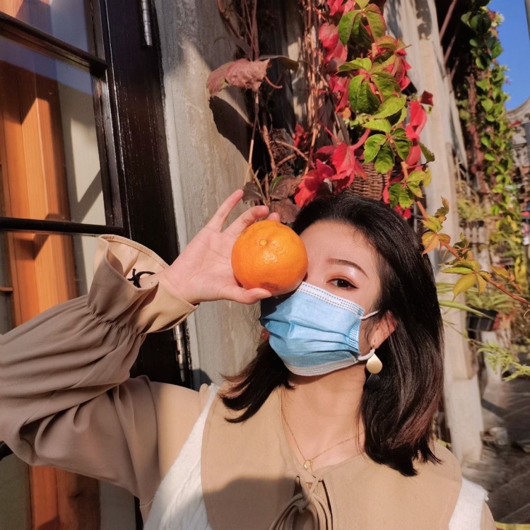 GNIY.-吉林省·长春市·南关区-抖音-性格开朗乐观活泼,喜欢唱歌搭配衣服鞋子包包,可以开箱测评,帮忙种草推广,穿搭配饰分享