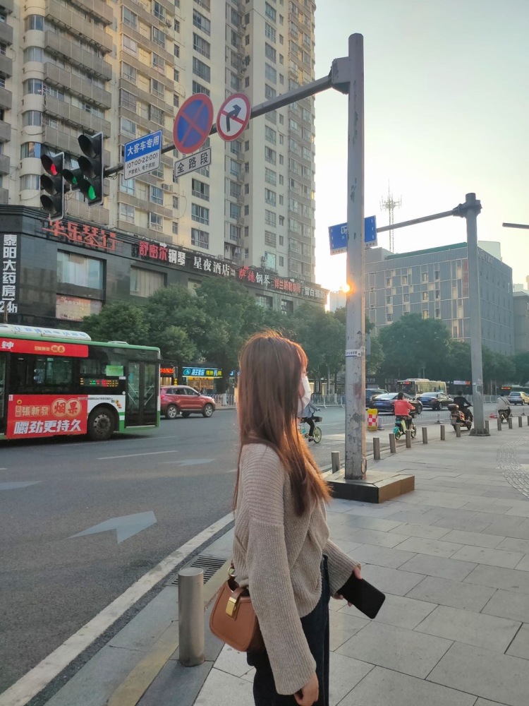 知鸥-广东省·广州市·海珠区--接寄拍
身高158 cm
体重 45kg
会拍照会p图
费用可以协商