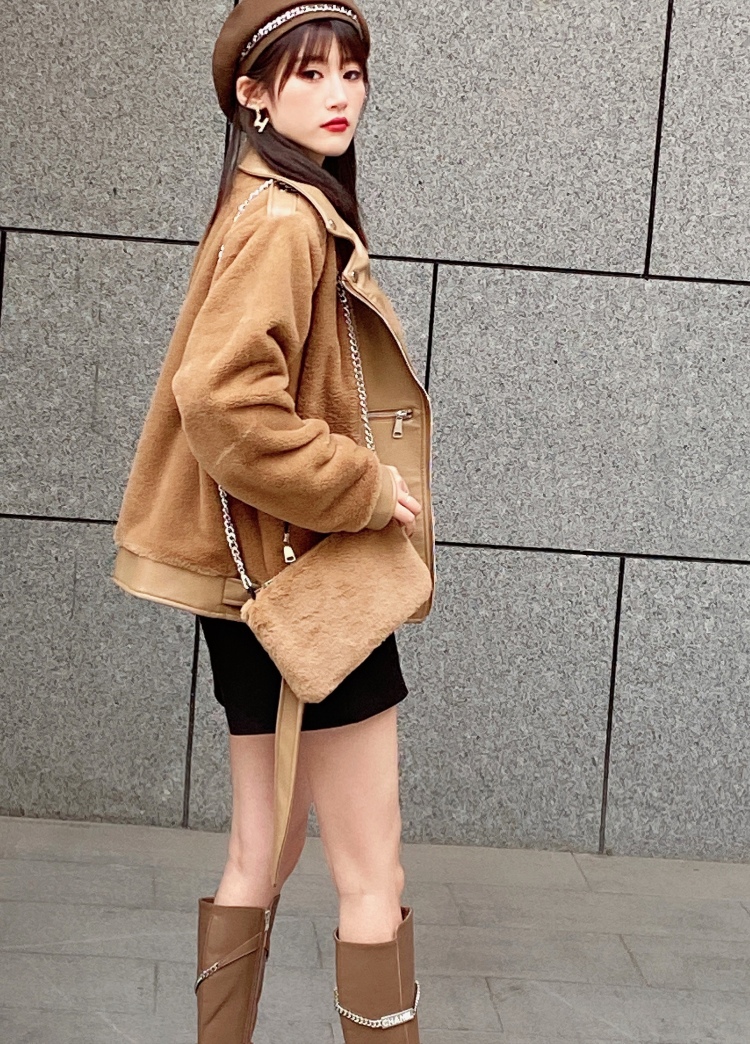 陌-河南省·郑州市·管城回族区--本人是一个服装模特,接拼多多淘宝等买家秀正规平台寄拍,包包饰品,鞋子帽子。等