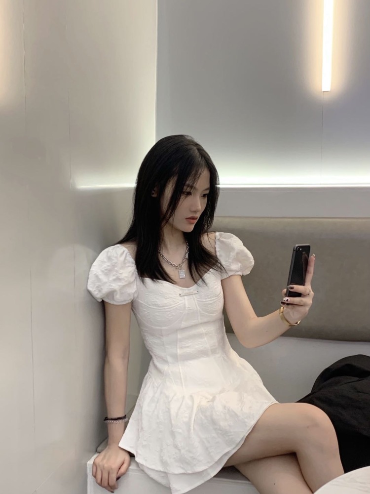 可烦-江西省·抚州市·临川区--接各种寄拍，衣服，饰品，包包，鞋子，可拍各种网图，出片快，高清图！
年龄：20
身高：165CM
体重：48kg
#探店# #通告#