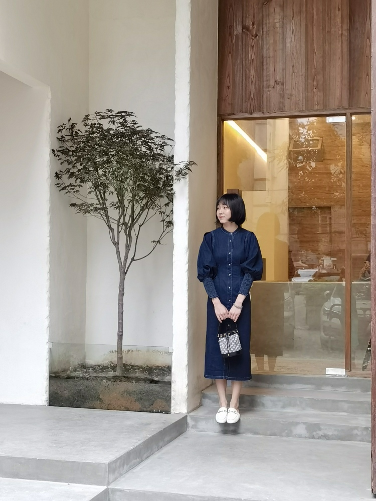 Eason  ༽-广东省·东莞市·长安镇--淘宝穿搭模特
接淘宝主图  300元一套10张
测评图  60元一套  一套6张