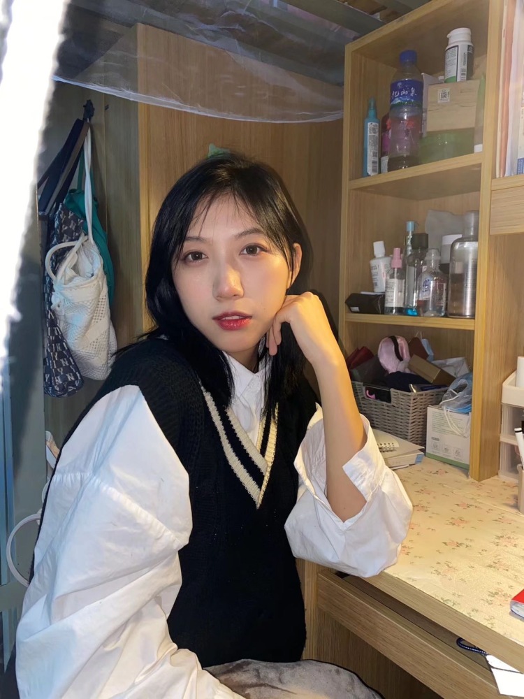 开心的白橘子-云南省·临沧市·临翔区-抖音:1220..-164cm。48kg。会拍照修图。会搭配技巧。可短视频带货。校园推广