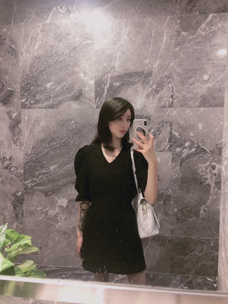 Stella-广东省·珠海市·香洲区--大家好!我是stella
身高163cm
体重42kg
年龄25
接寄拍,买家秀,会p图,擅长拍照.风格多变.
艺名:希凡欧尼
身份:素人带货