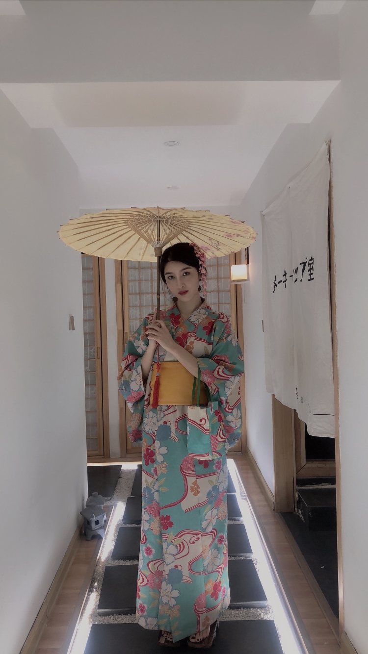Stella-广东省·珠海市·香洲区--大家好!我是stella
身高163cm
体重42kg
年龄25
接寄拍,买家秀,会p图,擅长拍照.风格多变.
艺名:希凡欧尼
身份:素人带货