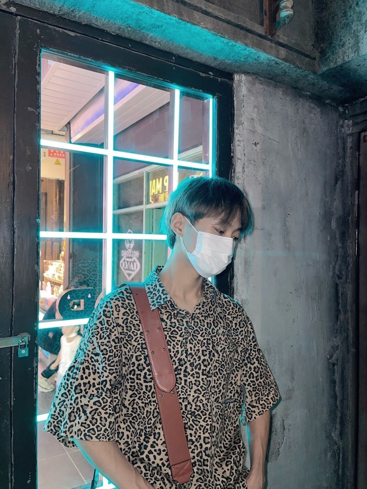 涣涣的晚安🐷-山东省·济南市·历城区--身高180 体重120 ***千粉
寄拍 🔗要诚意商家
可服装 首饰 包包 鞋子