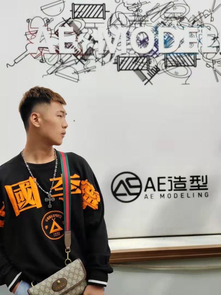 Weirdo-辽宁省·沈阳市·浑南区--我是一个学生,偶然发现这个,自己平时喜欢拍照,所以想来接触一下这个,