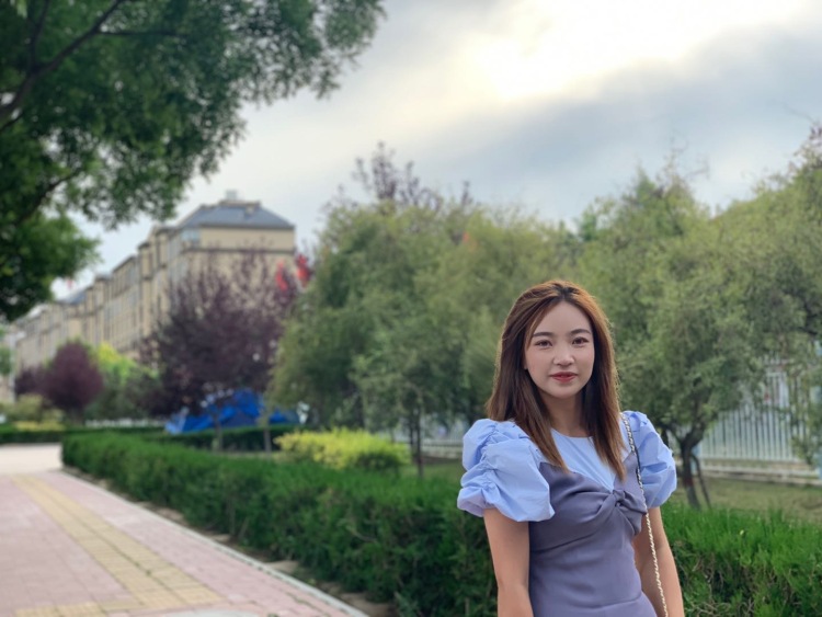 小yu-宁夏回族自治区·固原市·原州区-抖音-个人平时喜欢拍照,也爱买衣服,所以想通过平台找一个可以接寄拍的活动,希望各位老板可以给我个机会哟