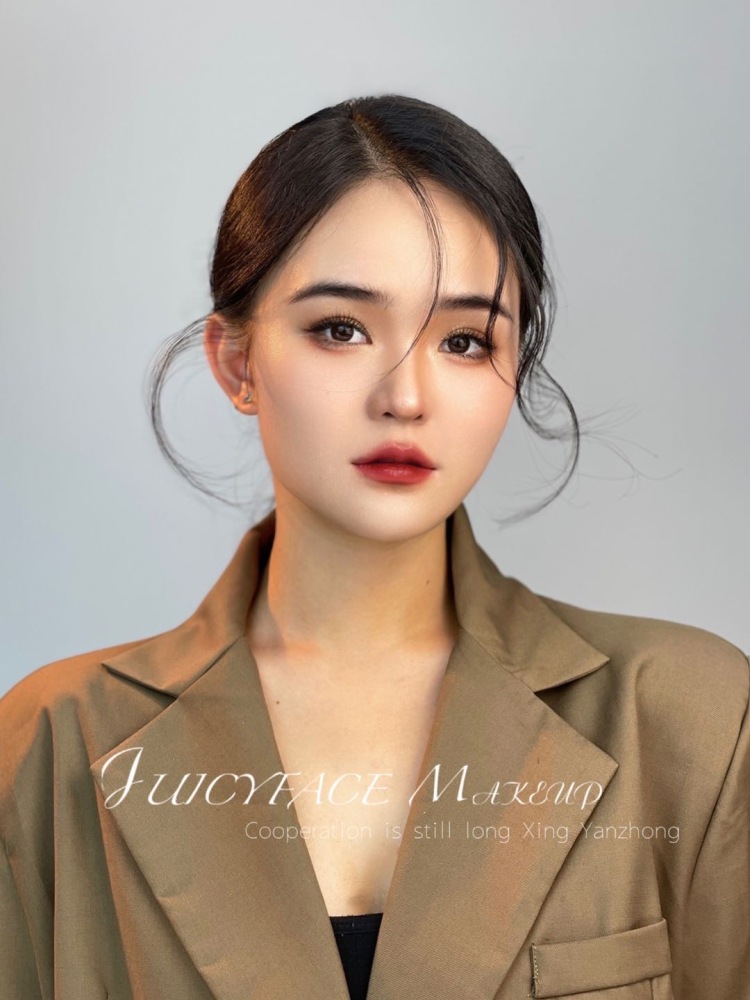 陈园|JUICYFACE™-云南省·红河哈尼族彝族自治州·建水县-抖音 ***-身高:1米6 体重:96 ,会拍照,会修图,会点视频剪辑,喜欢化妆,会穿搭 ,喜欢唱歌,会播音,会拍别人也会拍自己,也会模特摆拍,希望有商家联系我
