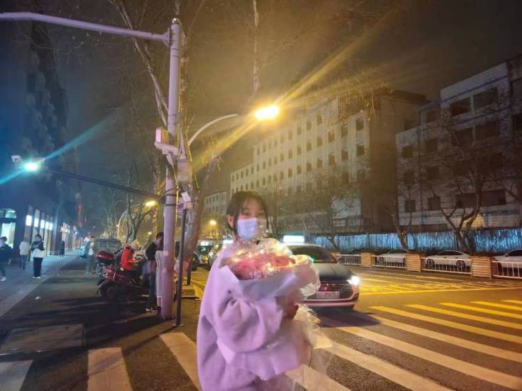 Fairy-浙江省·金华市·义乌市-抖音快手***-接寄拍 接买家秀 身高170体重70kg属于微胖型的 可以拍饰品化妆品衣服裤子鞋子包包