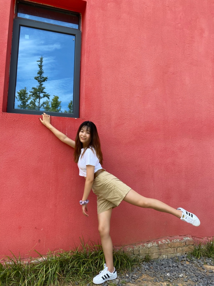 A游润-湖南省·娄底市·新化县-抖音,***-我是个平凡的女孩,身高160体重48公斤,喜欢自拍、旅游等,积极乐观向上,喜欢充实的生活,也会接一些主持活动,平时喜欢买买买,现想把买买买发展成一项生活技能,可接买家秀