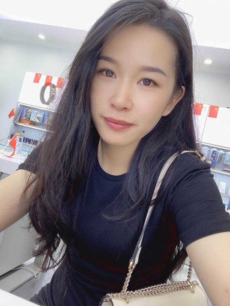 ROCKNA _nana-湖南省·怀化市·通道侗族自治县-抖音lo-可拍买家秀或者服装推广。可排类型:港风复古乐观、民族文化类、欧美风格~多元化~
