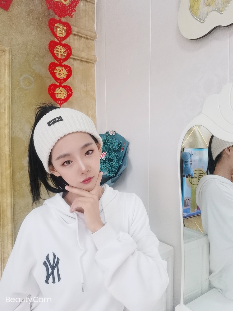 左啊左💦-河北省·邯郸市·武安市-抖音  快手-买家秀，寄拍， 种草视频，开箱测评都可以
本人身高一米六 体重88   
性格活泼开朗，工作积极努力，接受重拍