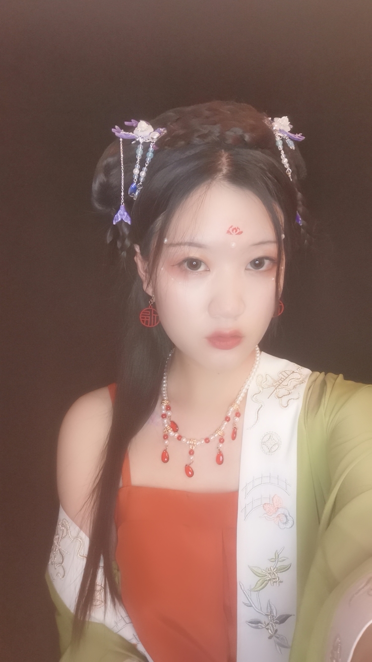 姽婳愔嫕🌿-河北省·石家庄市·平山县--买家秀,各种小物,眼镜,头饰,口红试色,美妆,护肤,包包,衣服