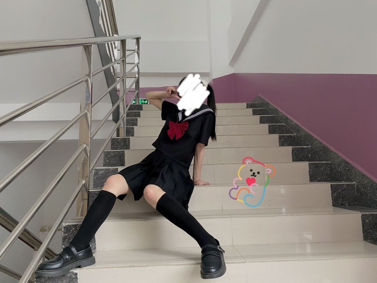 吃肉_-江苏省·南京市·江宁区--平时喜欢拍照 p图 穿搭 可接饰品 美瞳  因为是小个子 服饰的不建议也可以来