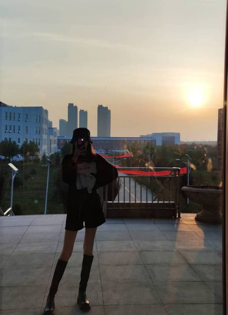 :-陕西省·咸阳市·泾阳县--学生喜欢拍照,穿搭,p图等 可以接寄拍淘宝***平面拍摄等 新手小白第一次寄拍请见谅