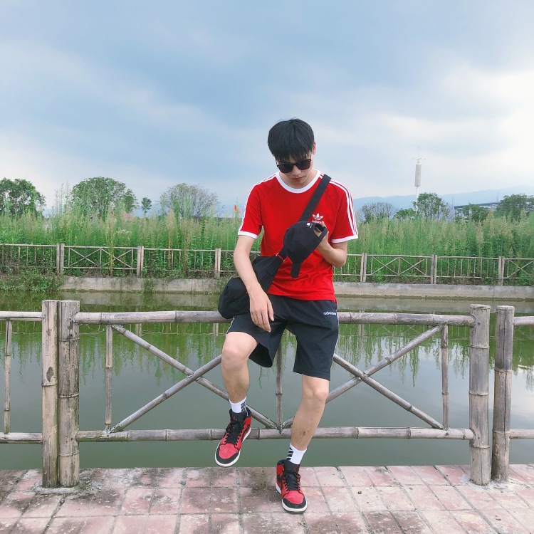 -祝星-浙江省·宁波市·慈溪市--身高191cm
体重79kg
年龄22
接寄拍,买家秀,可以拍多种风格!