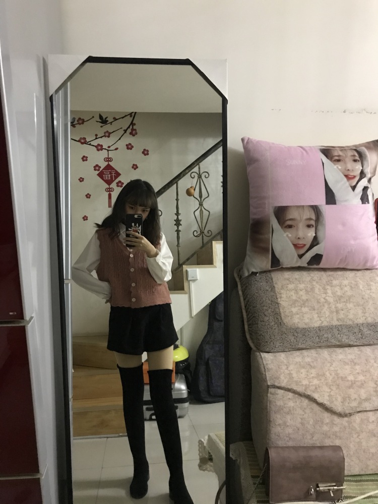 🌺-新疆维吾尔自治区·乌鲁木齐市·沙依巴克区--喜欢唱歌和配音,可以接拍,本人工作是职业白领,有意向可以联系