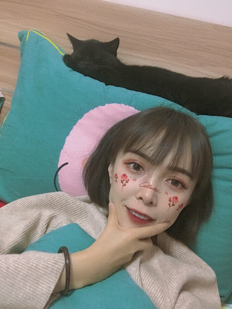 🌺-新疆维吾尔自治区·乌鲁木齐市·沙依巴克区--喜欢唱歌和配音,可以接拍,本人工作是职业白领,有意向可以联系