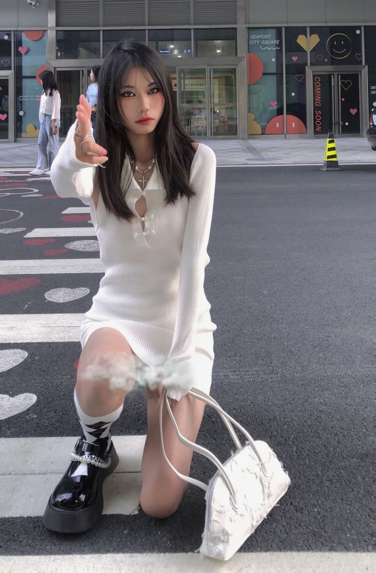 Tabooキ-广东省·中山市·小榄镇-抖音/***/快手-我的兴趣爱好可以说是爱拍照，然后喜欢玩穿搭会化妆，我想就是接单，接一下寄拍呀，合作一下 好物分享好物种草都可以