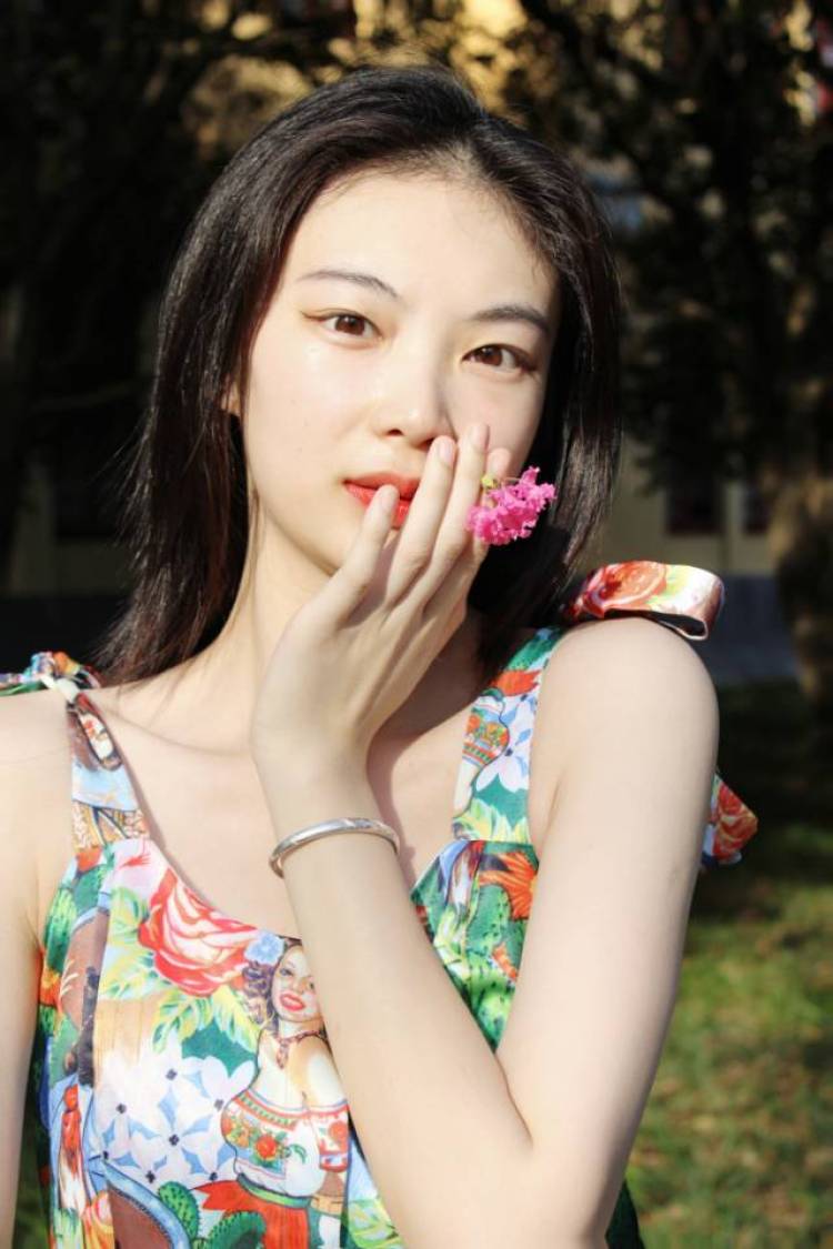 Cassandra-广西壮族自治区·桂林市·秀峰区--接单范围:寄拍优先,买家秀、详情页、约拍等均可。费用可谈,不接私房。