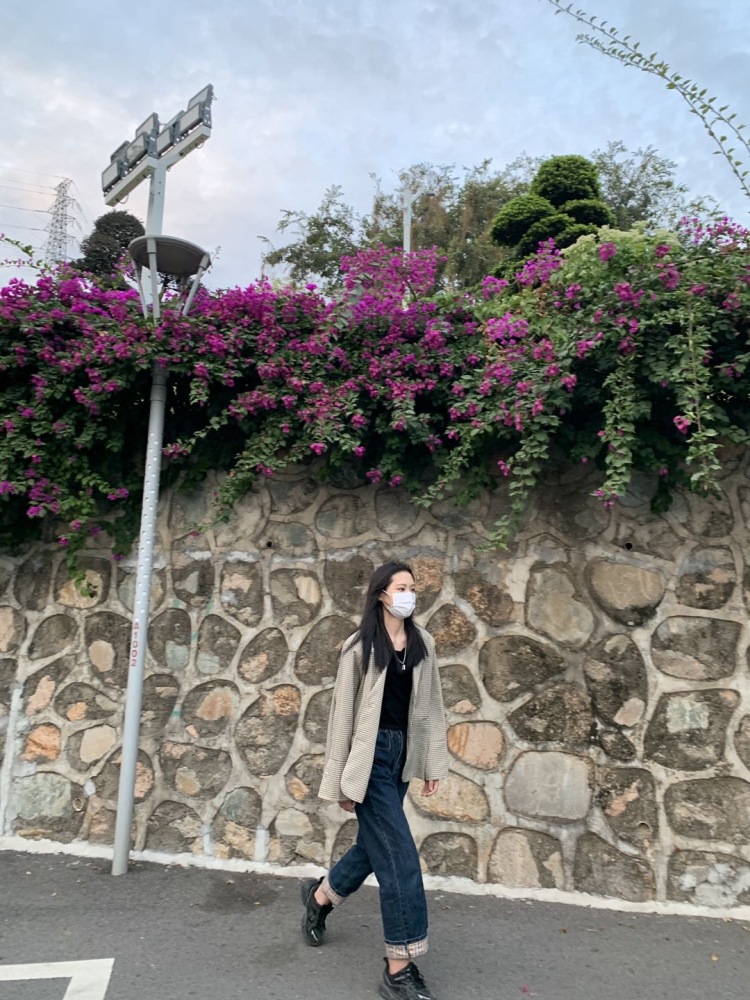 lucky-江苏省·苏州市·常熟市--身高172厘米体重115斤左右
接服装类寄拍，买家秀，可P图