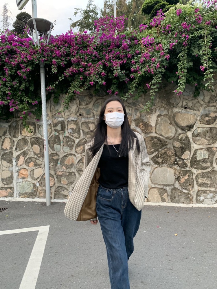 lucky-江苏省·苏州市·常熟市--身高172厘米体重115斤左右
接服装类寄拍，买家秀，可P图