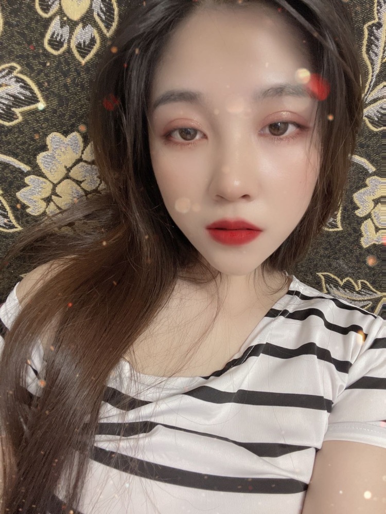 渡、-河南省·郑州市·中原区--买家秀,各类衣服寄拍,没那么多事,特点突出胸部比较美感,认真,负责人
