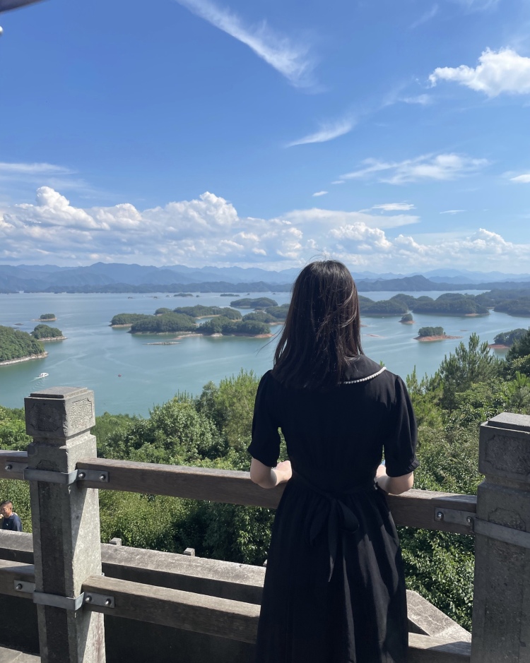 星星_-上海市·上海市·杨浦区-***-我擅长软文种草,***主要做的内容分享板块是:假发测评/发饰/敏肌产品的分享(包括美妆)